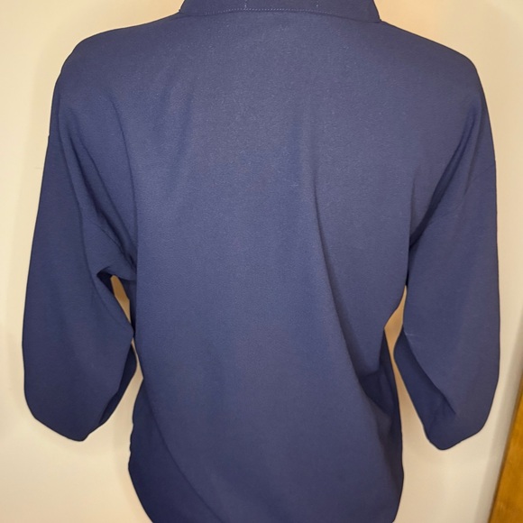 Monteau Los Angeles Navy Blue Pleated Roll-Tab Sleeve Blouse - XS - Picture 3 of 5